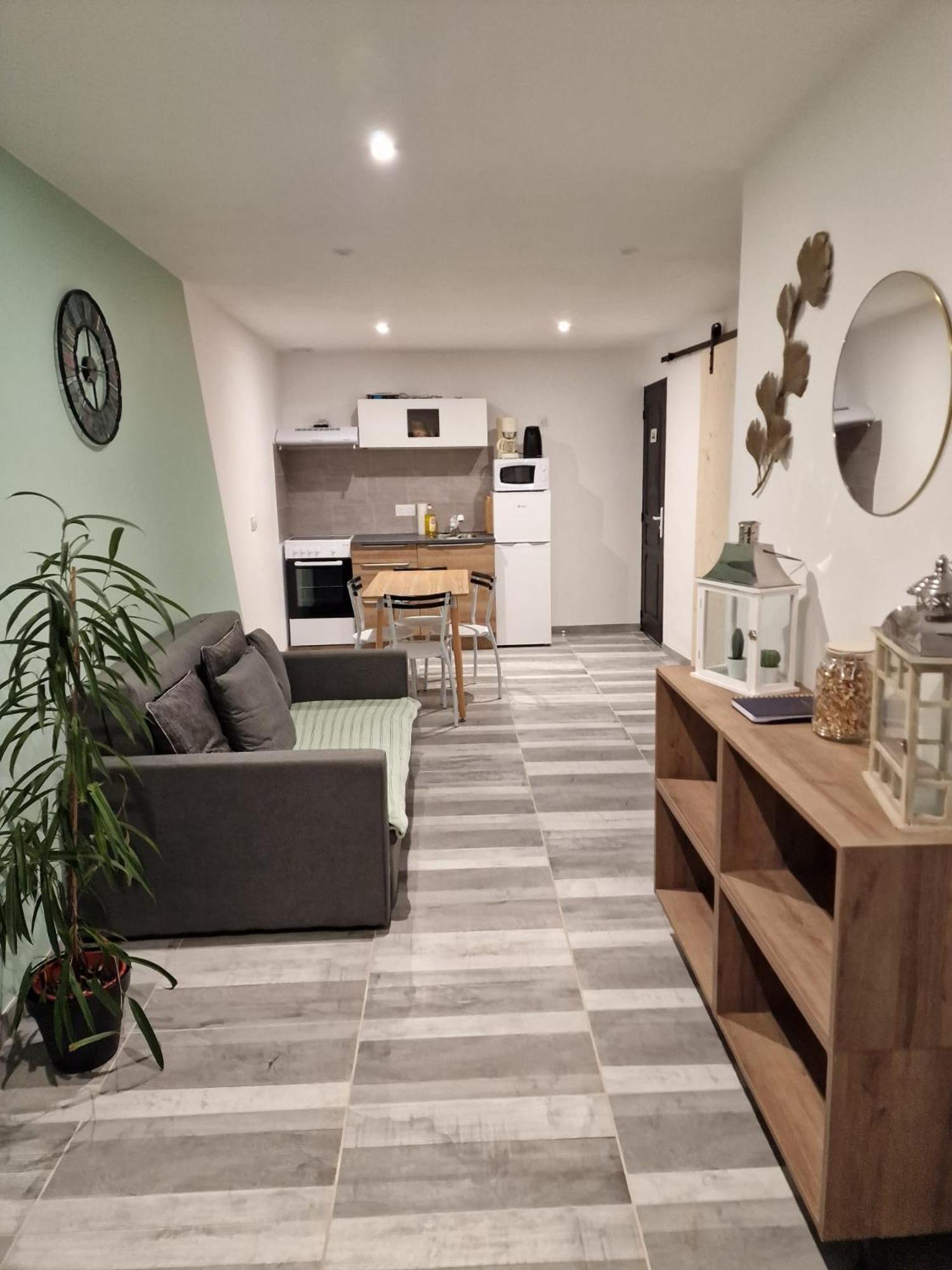 Comme A La Maison Gannat Exterior foto